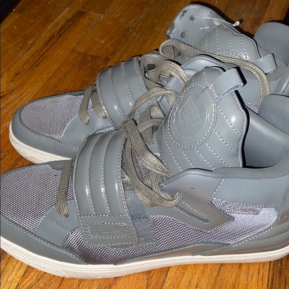 Used - Picture 1 of 2